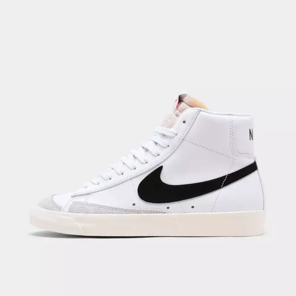 Nike women’s Blazer mid 77 Sneakers